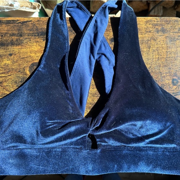 Fabletics Velvet Set - Picture 1 of 5
